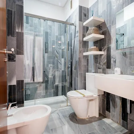 Attic With Terrace- 1bd 1bth- Corral Del Rey セビリア