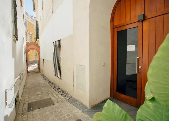 Attic With Privace Terrace By The Cathedral Apartment *